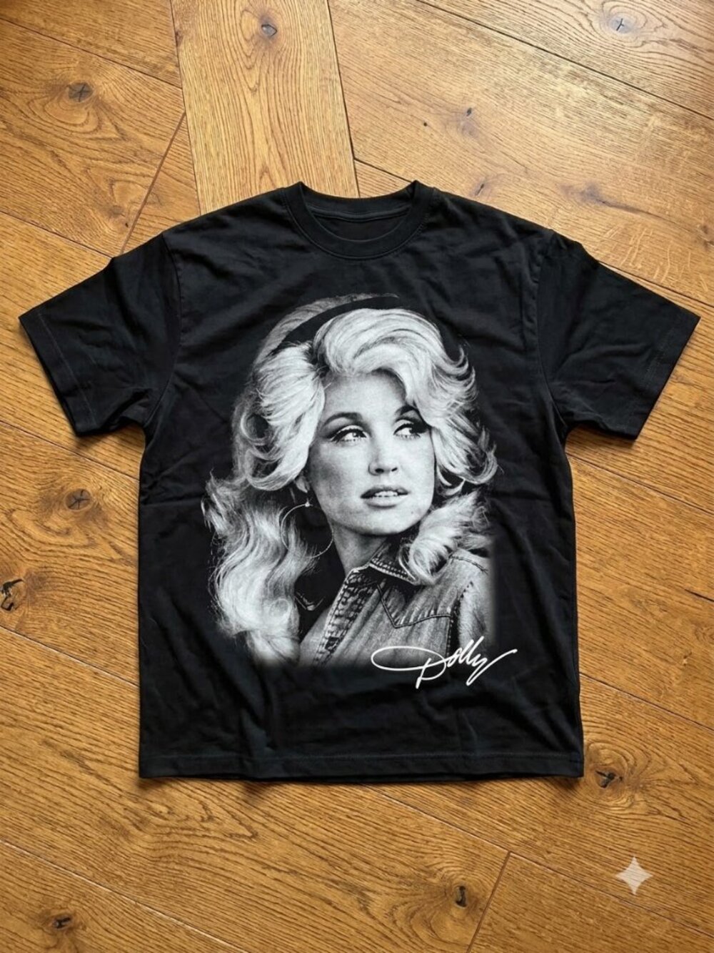 Dolly Parton FOREVER T-shirt - Picture 2 of 2
